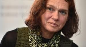 a Asli Erdogan