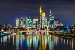 F Skyline Frankfurt bei Nacht