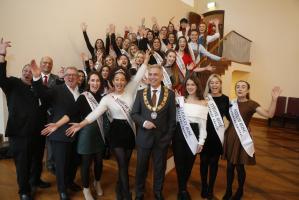 F Oberburgermeister Peter Feldmann empfangt Botschafterinnen der irischen Stadt Tralee Foto Maik Reuss 2