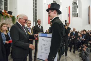 F Frank Walter Steinmeier ehrt Meister Foto Lyding