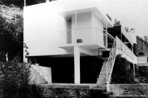 fm Eileen Gray