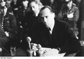 p bundesarchiv bild 147 1277 volksgerichtshof helmuth james graf v. moltke