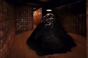 k Die Zwangsarbeiter Christian Boltanski Kleiderberg