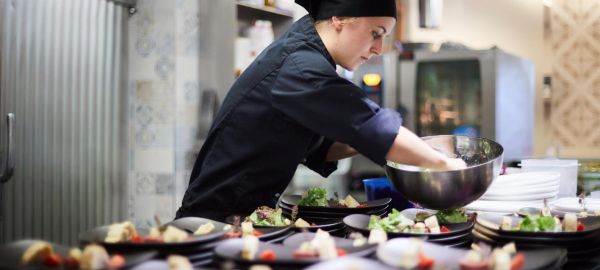 u anrichten der speisen hotel guglwald