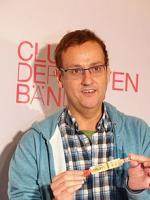 f Albert Espinosa mit Bandchen