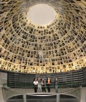 p Yad Vashem Hall of Names