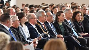 F Festakt 70 Jahre Grundgesetz Erste Reihe copyright Stadt Frankfurt Rainer Rueffer
