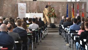 F Festakt 70 Jahre Grundgesetz Feldmann Rede copyright Stadt Frankfurt Rainer Rueffer