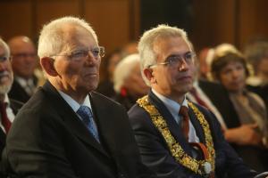 F Bundestagspraesident Schaeuble und Oberbuergermeister Feldmann beim Festakt zum 70 jaehrigen Bestehen des Deutschen Koordinierungsrates Foto Rafael Herlich