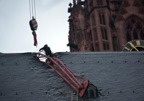 F Dom Vorbereitung Bergung Kranausleger copyright Bernd Kammerer.2535005