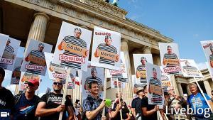 Szene aus der Demo in Berlin 29.08.20