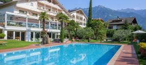 aussenpool c werbecompany meran m.tessaro glanzhof hotel apartments