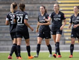 hr bei den frauen von eintracht frankfurt herrscht vor dem saisonstart aufbruchstimmung image100 v HintergrundL