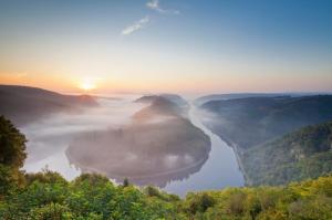 Die Saarschleife am fruehen Morgen front embed