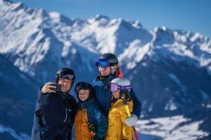 selfie vor der wildkogel arena neukirchen bramberg 1