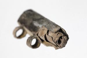 3Silberamulett Copyright Archaeologisches Museum Frankfurt Foto Uwe Dettmar