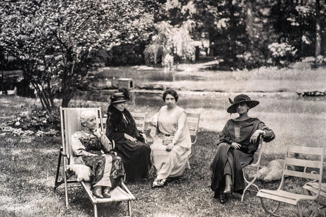 vier frauen