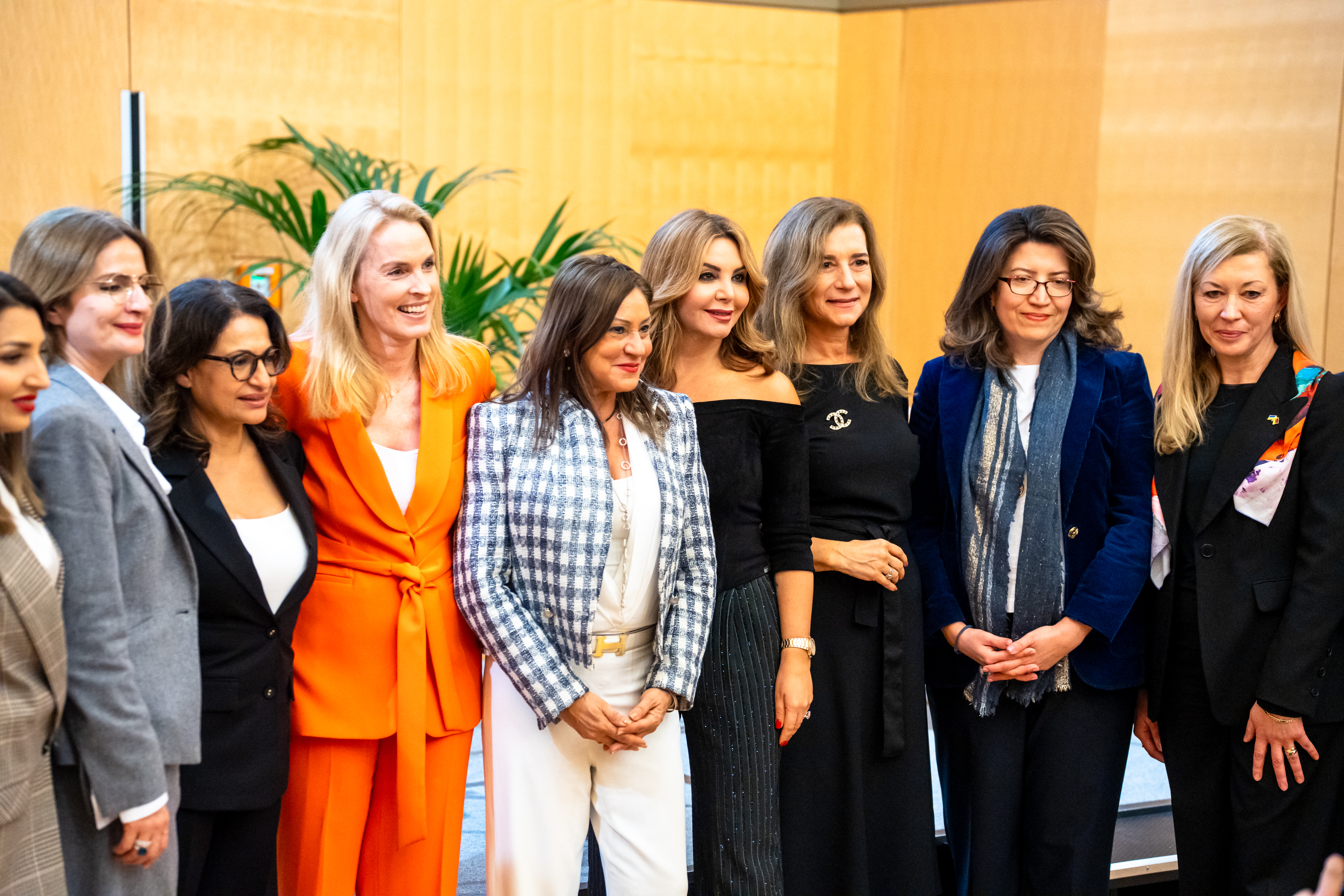 Diversität Erfolgreiche Frauen Bürgermeisterin mit acht erfolgreichen Frauen Copyright Stadt Frankfurt Menzel