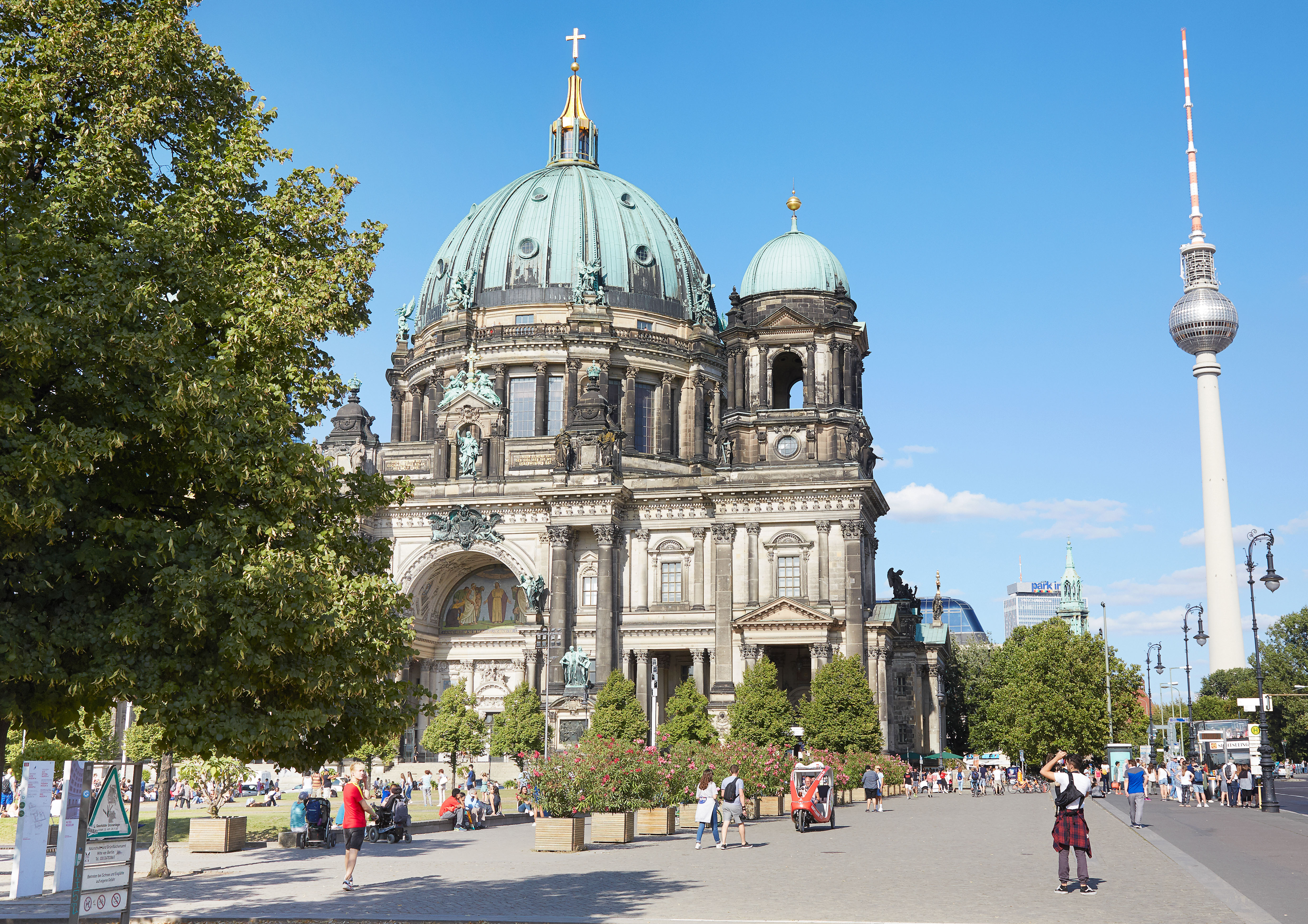 Dom und Fernsehturm c Living Hotels