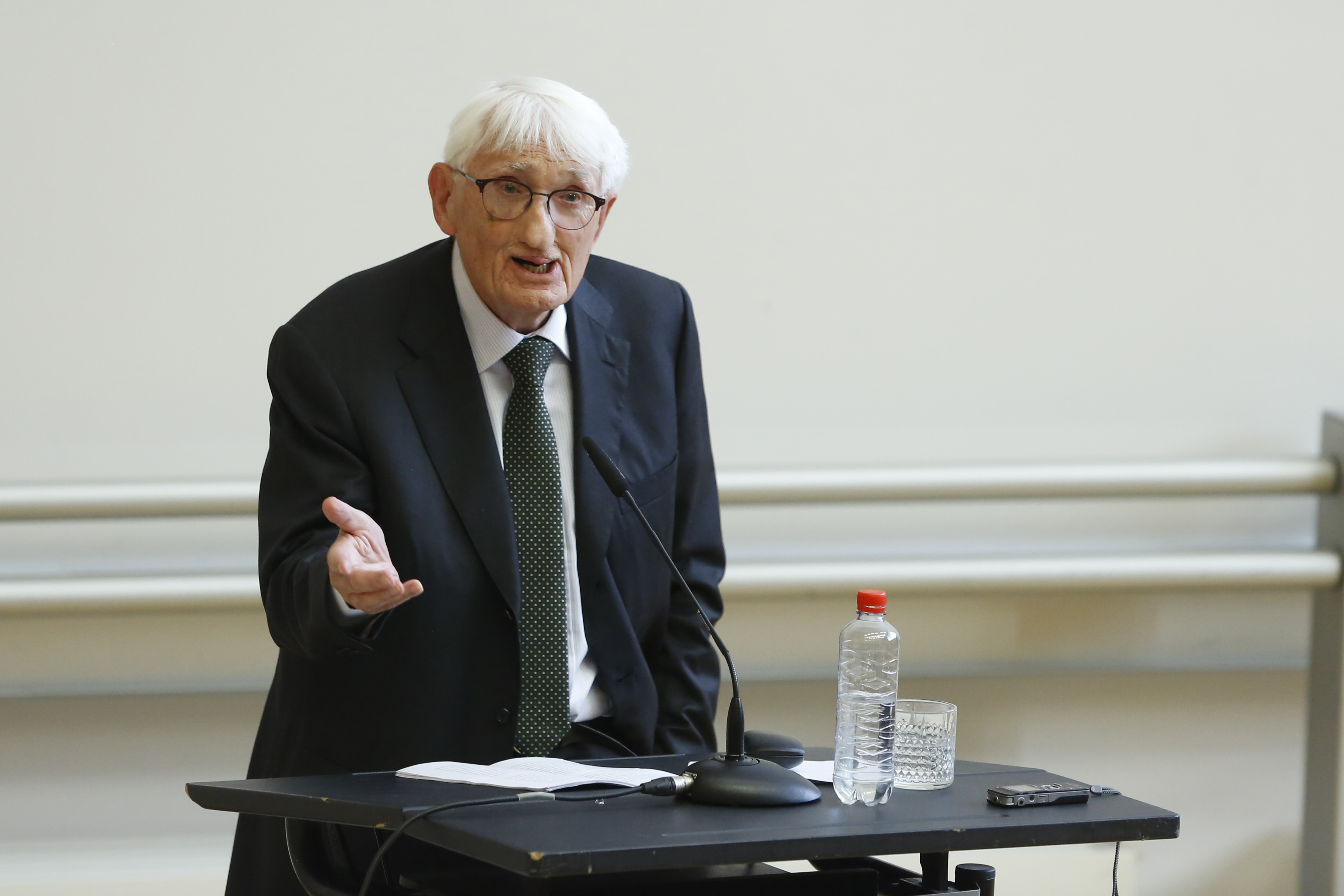 cw Vortrag Habermas Moralität und Sittlichkeit 2019 006 ud