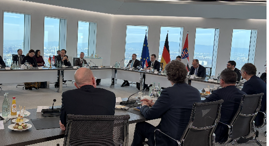 Bildschirmfoto 2025 12 17 um 16.57.47