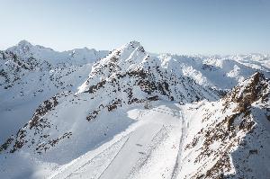  TVB Tiroler Oberland Kaunertal Roman Huber Kaunertaler Gletscher Karlesjochbahn 2023 DJI 0014 scaled