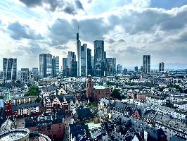 Blick auf die Paulskirche von der oberen Galerie des Domturms Dommuseum Frankfurt Foto Lewis Bruns